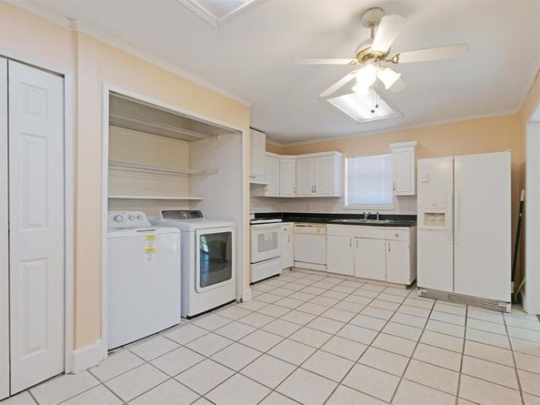 424  Bluebonnet Trail , Garland Texas 75043