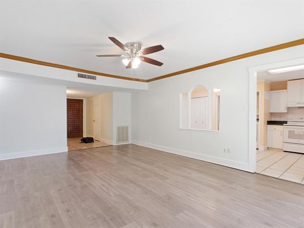 424  Bluebonnet Trail , Garland Texas 75043