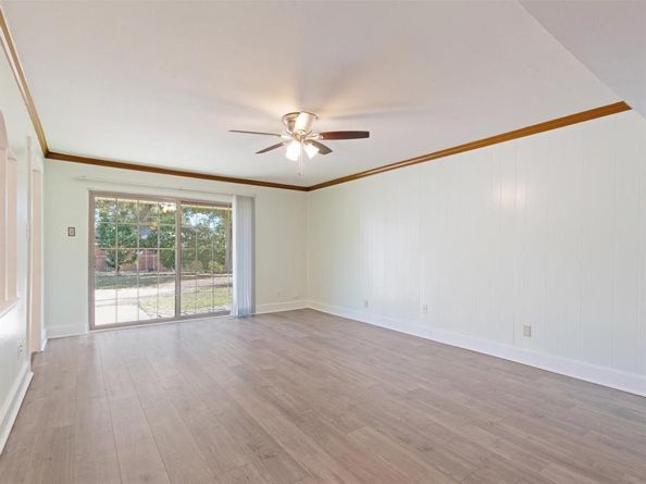 424  Bluebonnet Trail , Garland Texas 75043