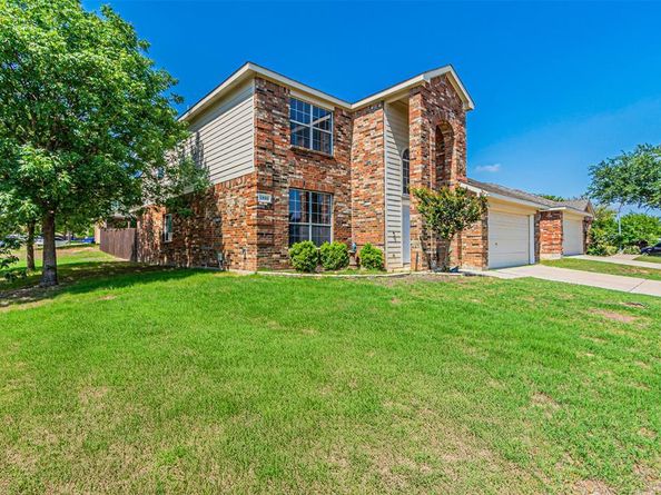 1301  Hennessey Court , Fort Worth Texas 76131