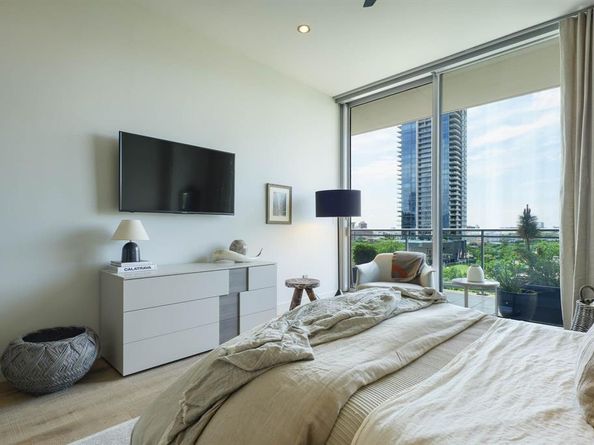 2900  Mckinnon Street  604, Dallas Texas 75201