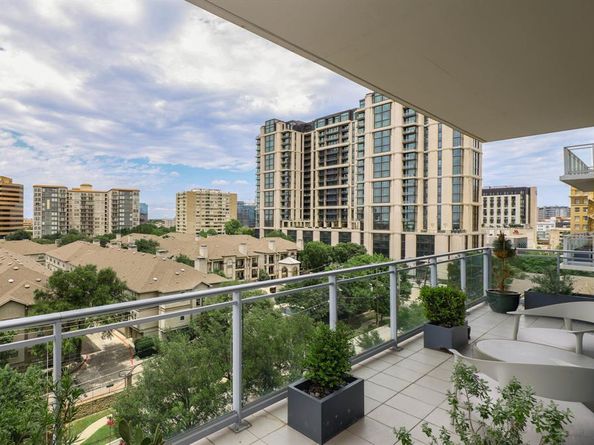 2900  Mckinnon Street  604, Dallas Texas 75201