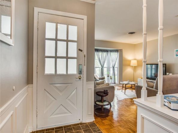 1753  Crowberry Drive , Dallas Texas 75228