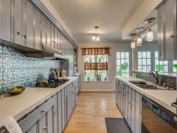 1753  Crowberry Drive , Dallas Texas 75228
