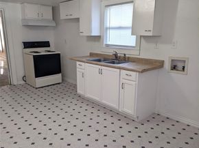 411 S Bradshaw Street , Denton Texas 76205