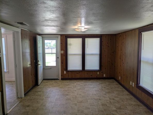 411 S Bradshaw Street , Denton Texas 76205