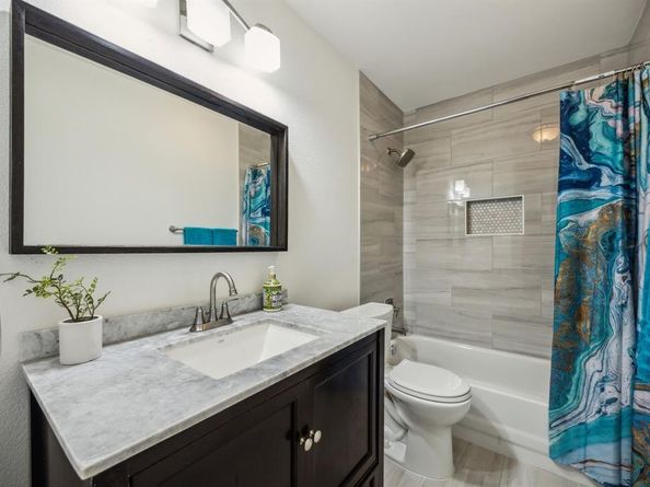 10119  Andre Drive , Irving Texas 75063