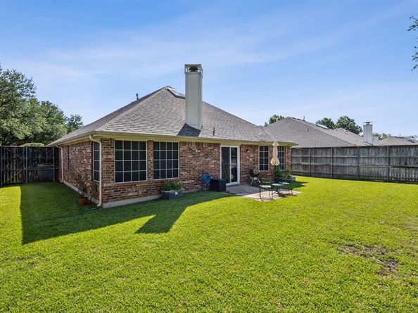 10119  Andre Drive , Irving Texas 75063