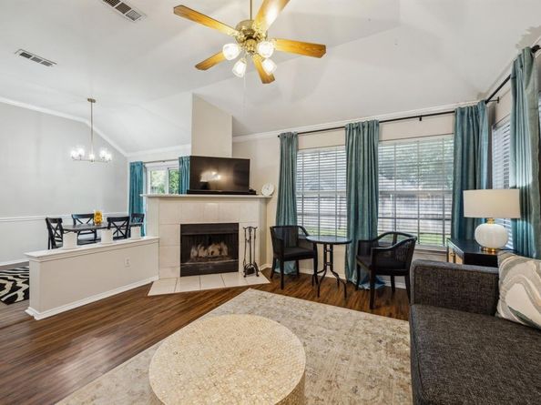 10119  Andre Drive , Irving Texas 75063