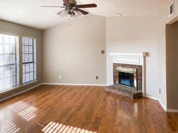 3101  Townbluff Drive  822, Plano Texas 75075