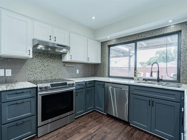 1802  Kensington Drive , Carrollton Texas 75007