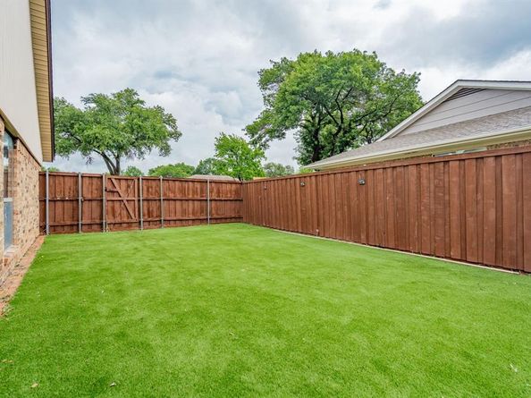 1802  Kensington Drive , Carrollton Texas 75007