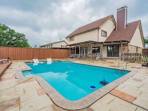 1802  Kensington Drive , Carrollton Texas 75007