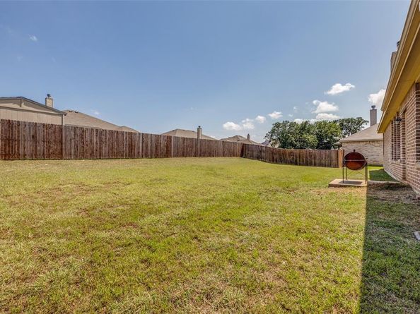 3717  Dutch Iris Lane , Forest Hill Texas 76140