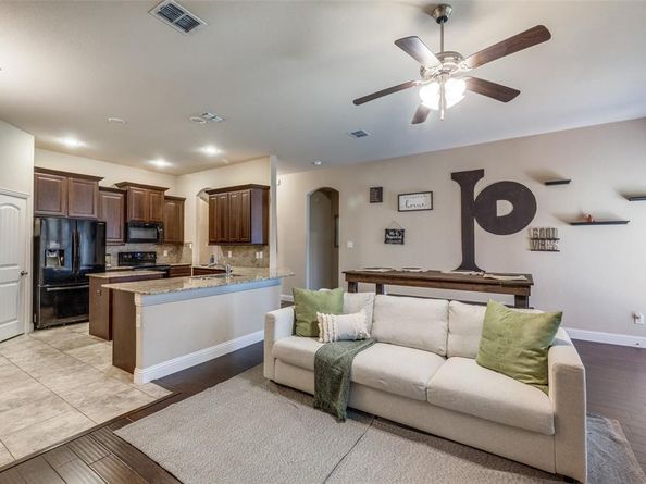 3717  Dutch Iris Lane , Forest Hill Texas 76140
