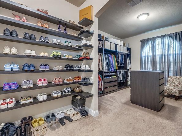 3717  Dutch Iris Lane , Forest Hill Texas 76140