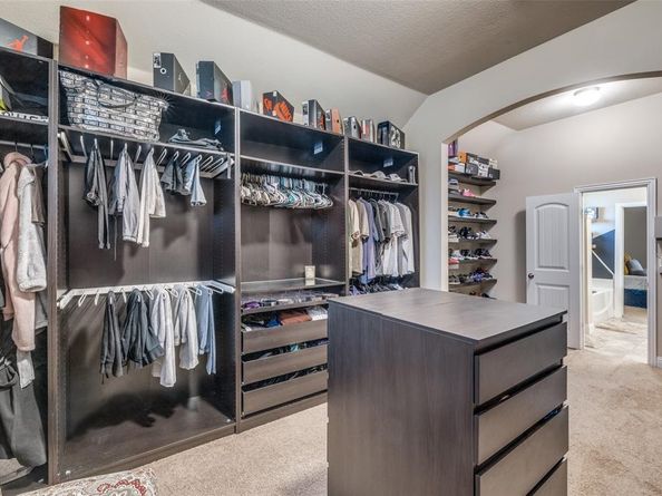 3717  Dutch Iris Lane , Forest Hill Texas 76140