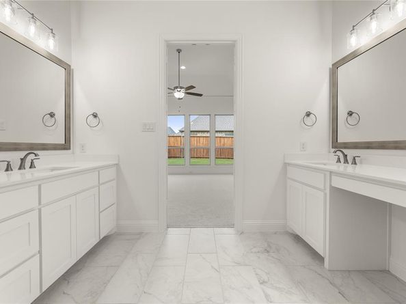 1724  Ruby Way , Rockwall Texas 75087