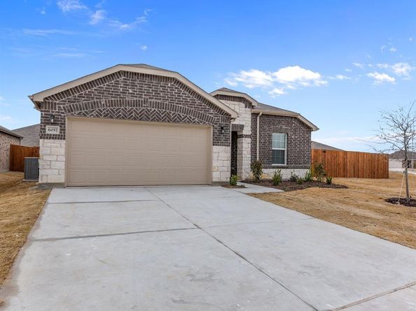 6057  Anchors Landing Pass , Fort Worth Texas 76179