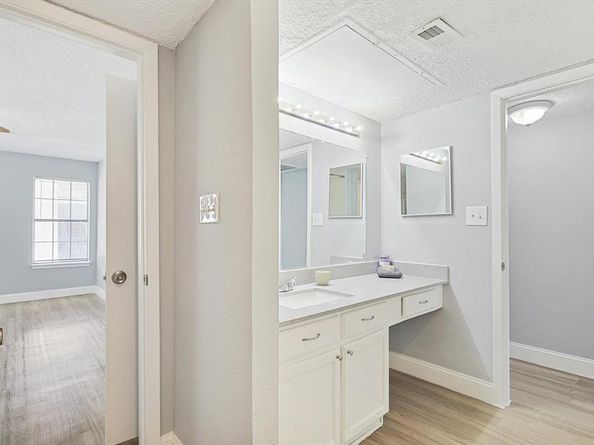 9607  Walnut Street  11203, Dallas Texas 75243