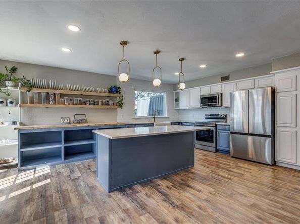 12209  Wightman Place , Dallas Texas 75243