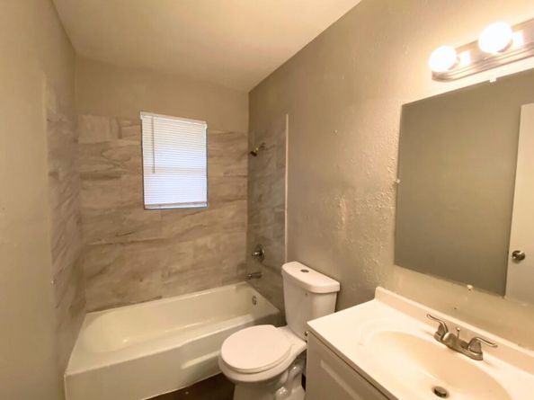 2520  Normont Circle , Fort Worth Texas 76103