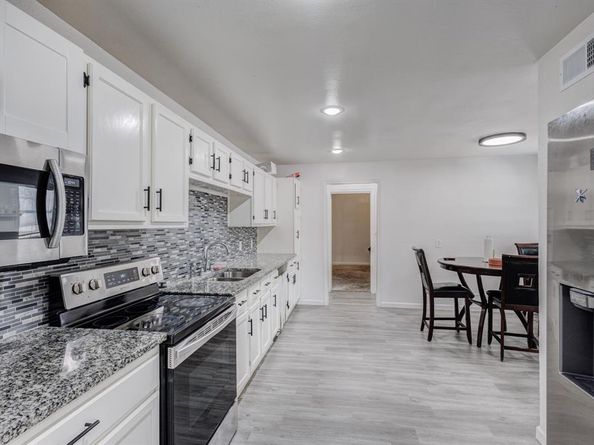 6633  Emhouse Street , Dallas Texas 75232