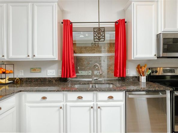 1627  Heron Drive , Aubrey Texas 76227