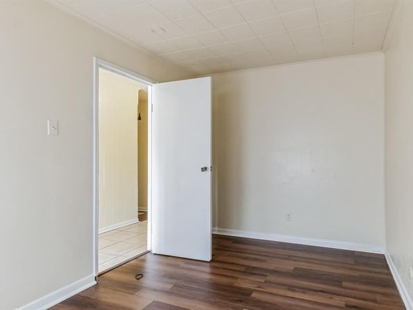 5220  Shackleford Street , Fort Worth Texas 76119