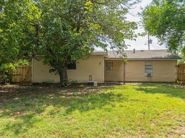 5220  Shackleford Street , Fort Worth Texas 76119