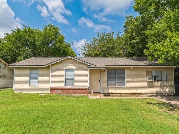5220  Shackleford Street , Fort Worth Texas 76119