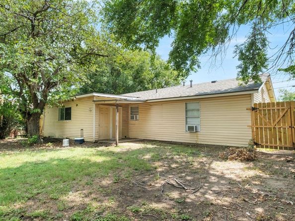 5220  Shackleford Street , Fort Worth Texas 76119
