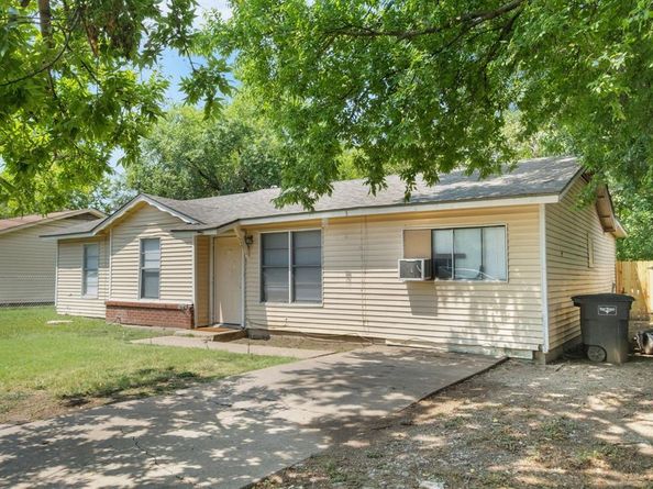 5220  Shackleford Street , Fort Worth Texas 76119