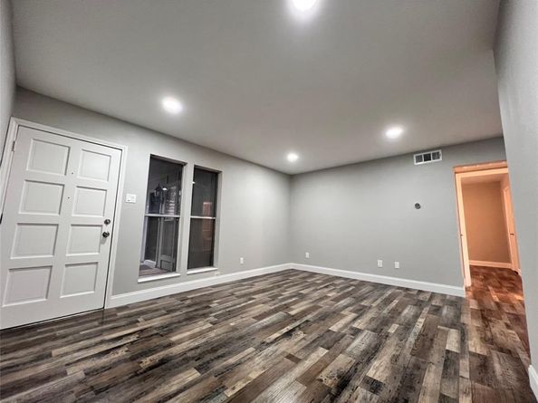 4020  Holland Avenue  106, Dallas Texas 75219