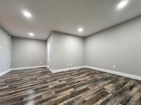 4020  Holland Avenue  106, Dallas Texas 75219