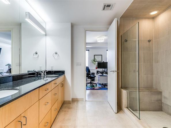 1505  Elm Street  1003, Dallas Texas 75201