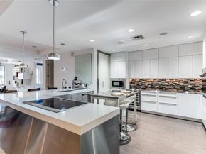 1505  Elm Street  1003, Dallas Texas 75201