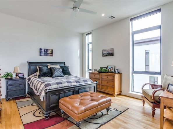 452 W Morphy Street , Fort Worth Texas 76104