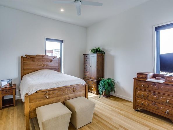 452 W Morphy Street , Fort Worth Texas 76104