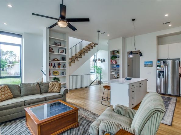 452 W Morphy Street , Fort Worth Texas 76104