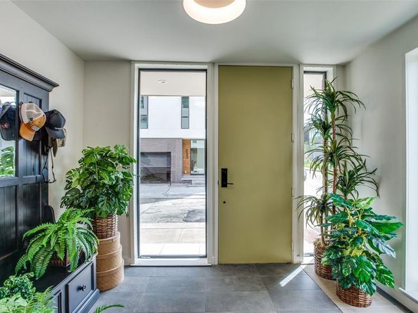452 W Morphy Street , Fort Worth Texas 76104
