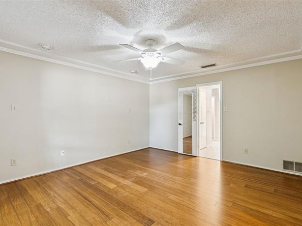 9809  Chandler Court , Dallas Texas 75243