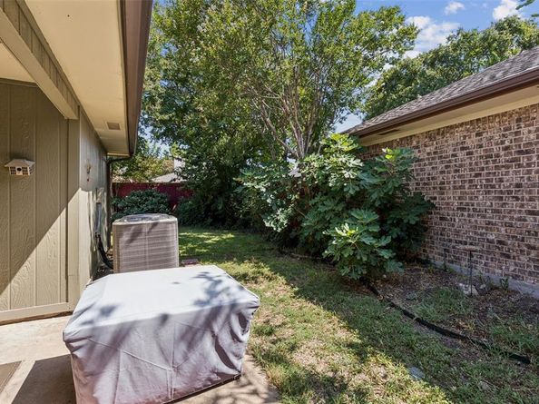 9809  Chandler Court , Dallas Texas 75243