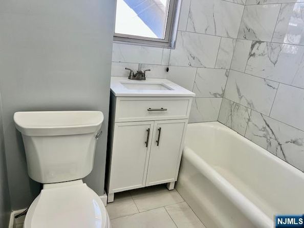 8804 5th Avenue, North Bergen NJ 07047