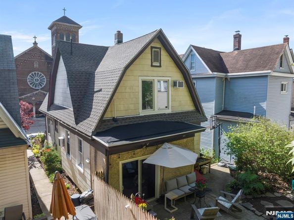 370 Undercliff Avenue, Edgewater NJ 07020