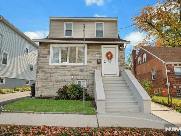 500 Ridgefield Terrace, Ridgefield NJ 07657