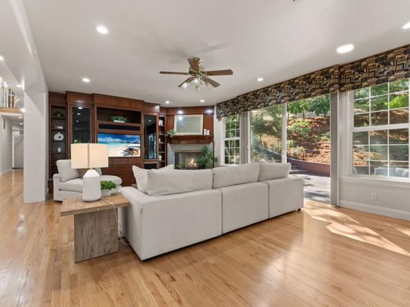 1925 Mantelli Drive, Gilroy CA 95020