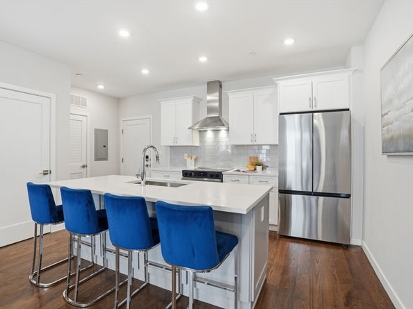 267 Old Colony 511, Boston MA 02127