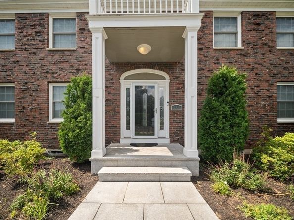 10 Juniper Hill Road, Waltham MA 02452