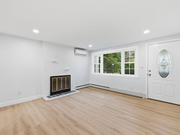 4 Lawrence Rd, Wayland MA 01778